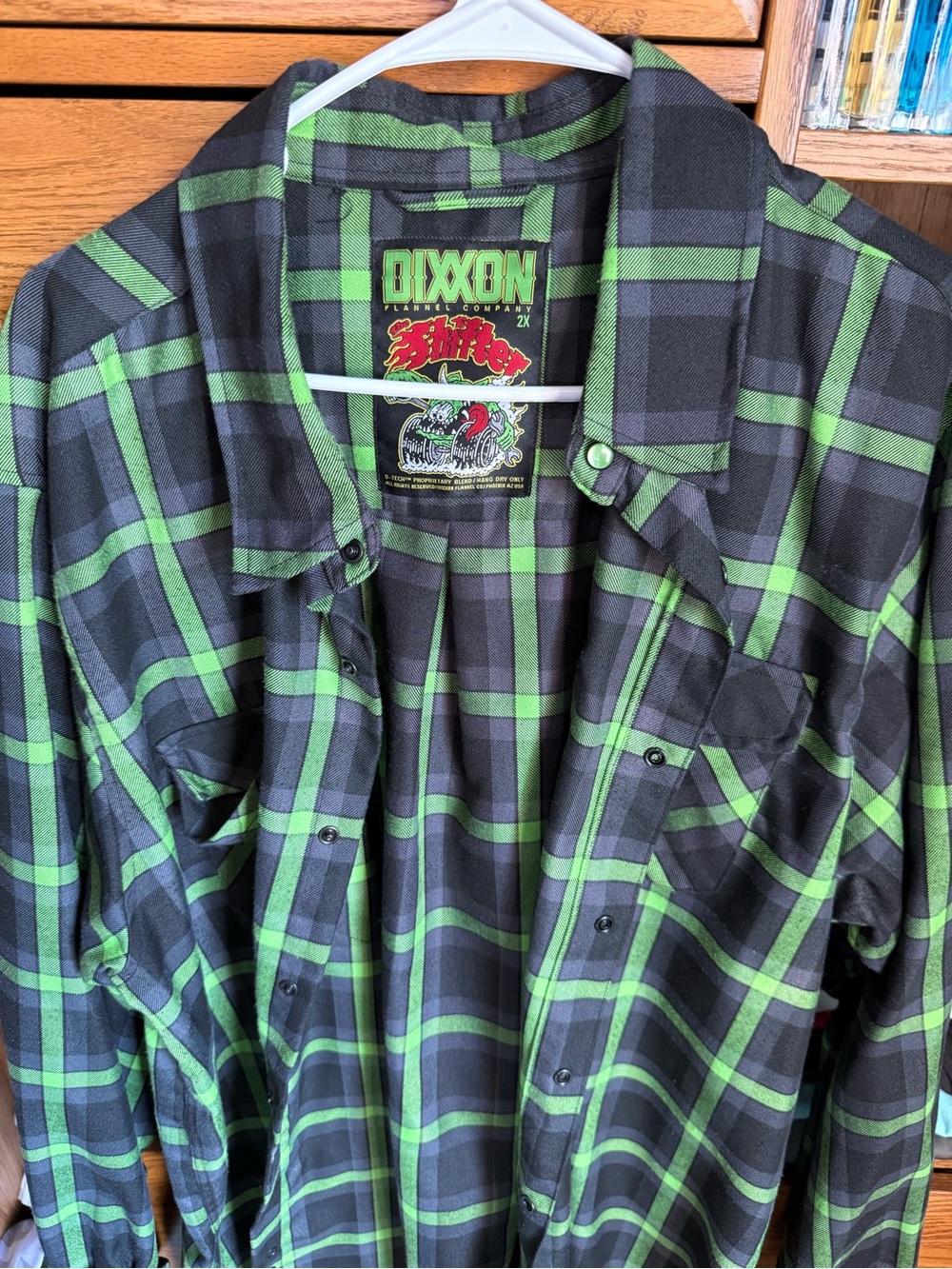 DIXXON Black & Green Plaid Long-Sleeve Button-Up Shirt